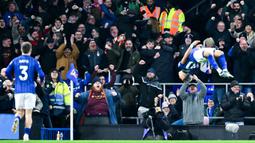 Chelsea dipaksa bertekuk lutut oleh Ipswich Town di laga pekan ke-19 Premier League 2024/2025 di Portman Road, Selasa (31/12/2024) dini hari WIB. Pertandingan ini berlangsung dengan seru. Ipswich Town bisa memberikan perlawanan yang hebat melawan The Blues. (AFP/Glyn Kirk)