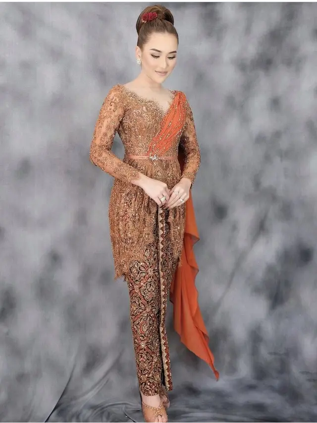 Potret Ayu Ting Ting Kenakan Kebaya Berbagi Warna Lengkap dengan Gaya Rambutnya Bisa Jadi Inspirasi/dok. @ayutingting92