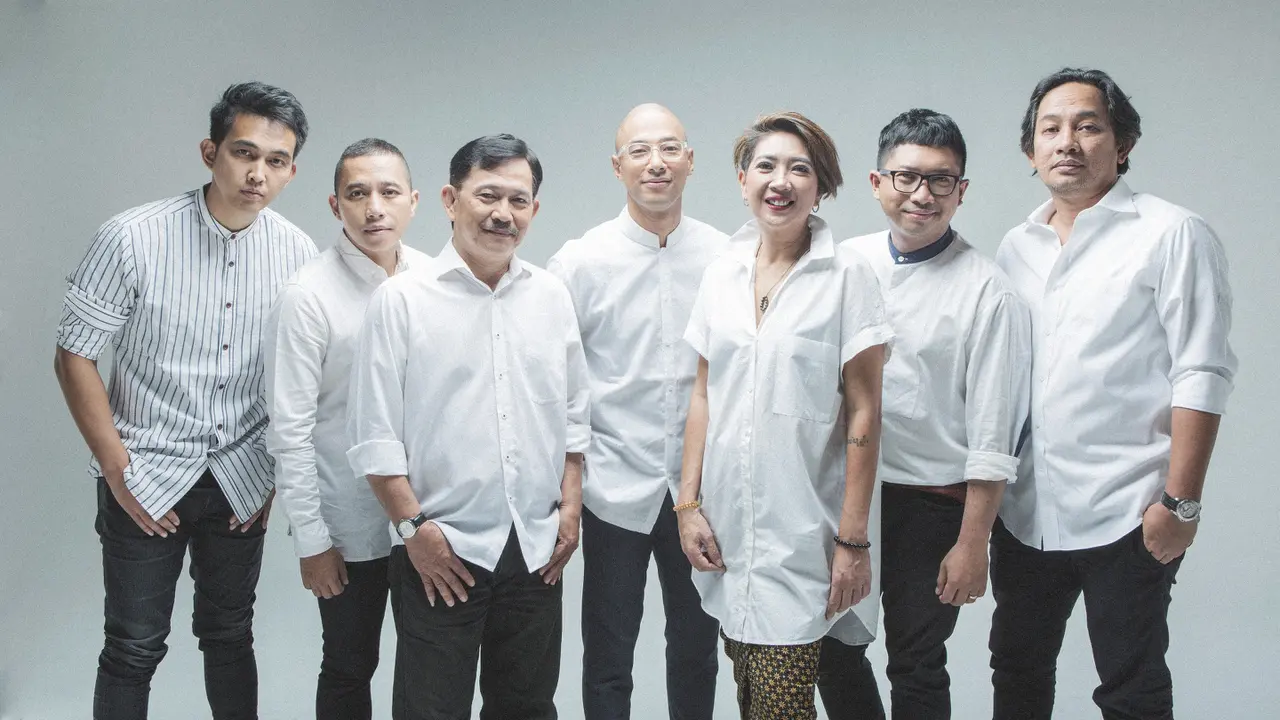 PRISINDO Pengurus 2019 - 2024 (Ki-Ka Indra Sinaga, Indra Prasta, Irwan Indrakesuma, Marcell Siahaan, Sari Koeswoyo, Chandra Christanto, Makki Parikesit