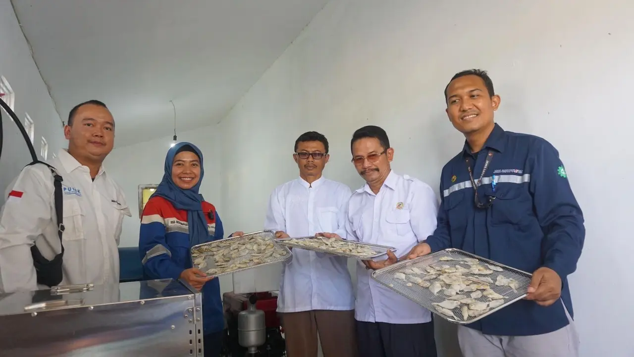 Desa Energi Berdikari Pertamina: Ketika Energi Surya Bantu Ubah Limbah Ikan Jadi Sumber Cuan