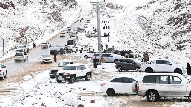 Fenomena hujan salju di Arab Saudi