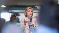 Hillary Clinton Janjikan Energi Matahari di Tiap Rumah (CNN)