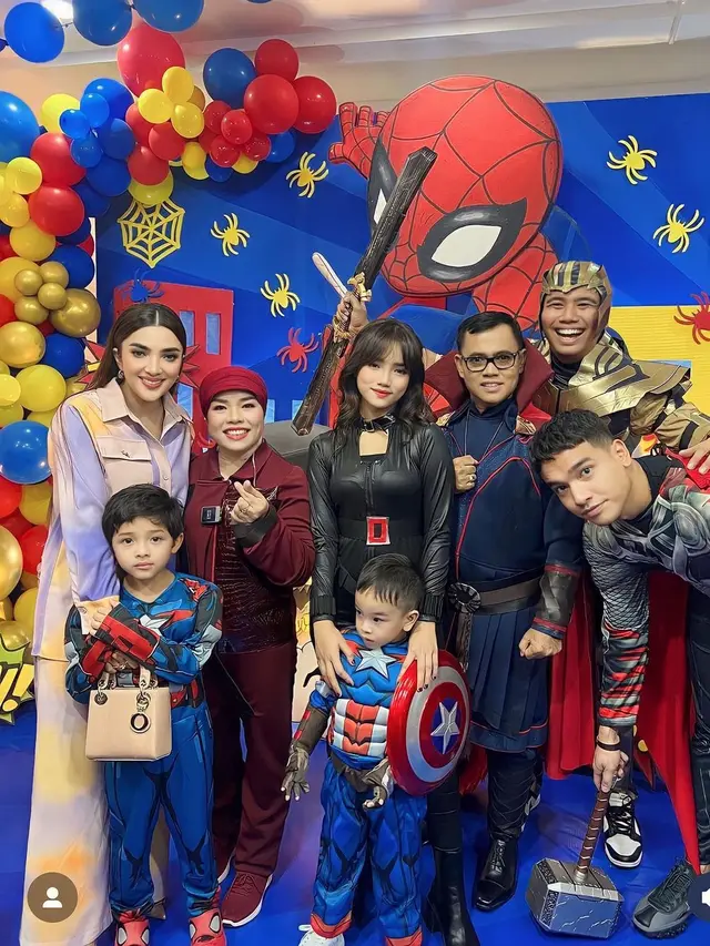 6 Potret Pesta Ultah Gala Sky ke-3, Chika Pamer Keakraban dengan Fuji