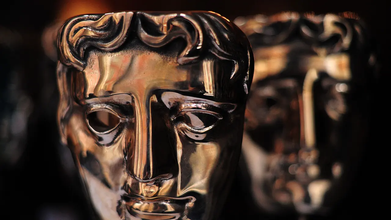 Piala BAFTA. (CARL COURT / AFP)