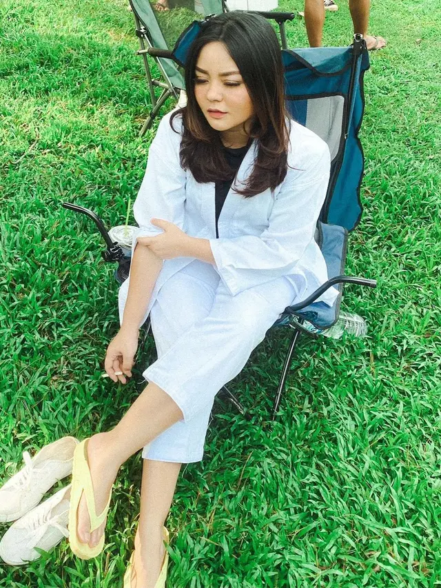 Curi Perhatian, Ini 6 Potret Gita Sinaga yang Tampil Bak ABG, Kenakan Baju SMA