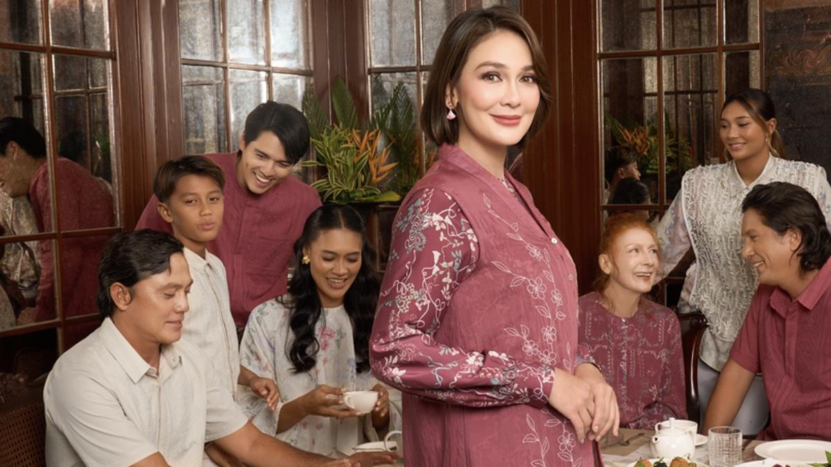 5 Potret Detail Gamis Motif Luna Maya yang Anggun, Cocok untuk Sambut Ramadan