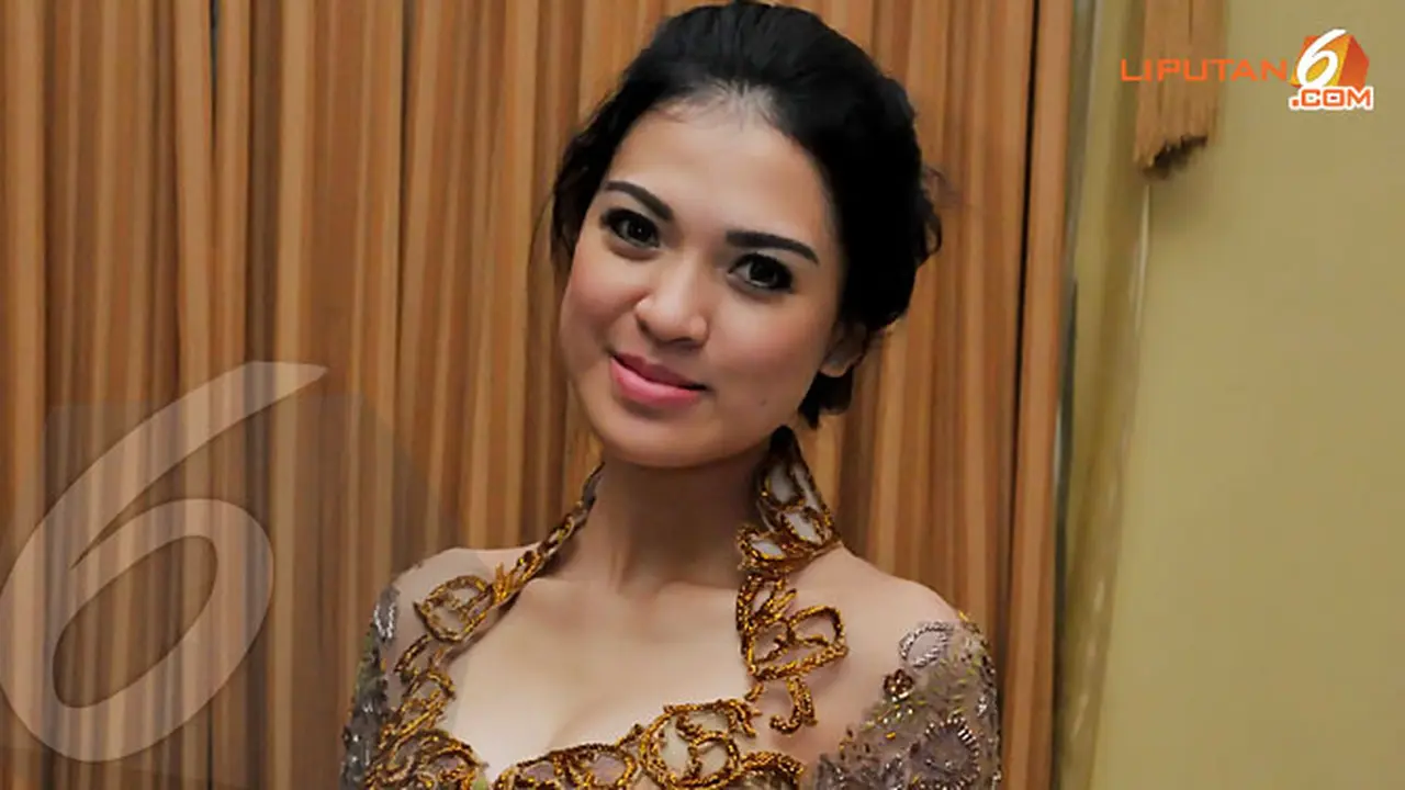 delia-septianti-2-131014c.jpg