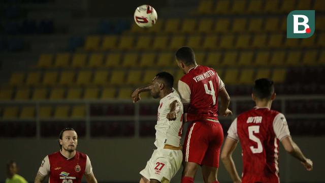 FOTO: Masih Imbang 0-0, Persija Kontra PSM di Babak Pertama - Patrich Wanggai; Yann Motta