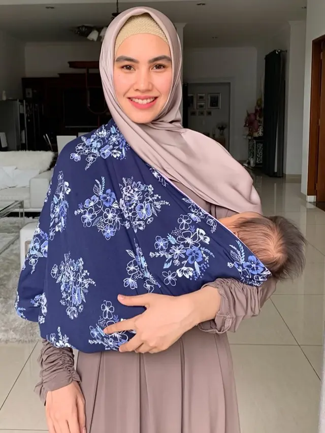 6 Potret Rumah Kartika Putri, Konsep Elegan dengan Nuansa Putih