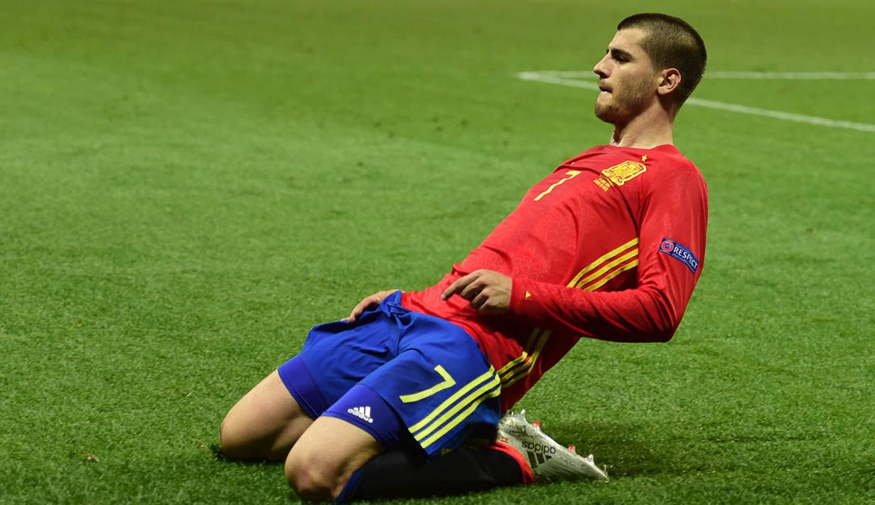 3. Alvaro Morata, menurut Arsenal Station, khawatir jarang bermain di Real Madrid bomber asal Spanyol ini minta dipinjamkan ke Arsenal atau MU. Bersama Madrid, mantan striker Juve itu menjadi pilihan kedua setelah Karim Benzema. (AFP/Bulent Kilic)