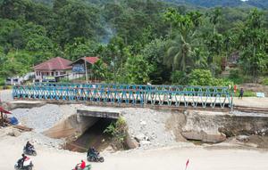 PT Hutama Karya (Persero) menuntaskan pemasangan dua Jembatan Bailey di Kabupaten Aceh Tenggara, yakni Jembatan Bailey Mengkudu sepanjang 36 meter, dan Jembatan Bailey Penanggalan sepanjang 48 meter. (Foto: Hutama Karya)