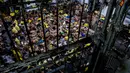 Gambar yang diambil pada 21 Juli 2016 memperlihatkan lapangan basket di dalam penjara kota Quezon digunakan untuk menampung para pengedar dan pemakai narkoba di Manila, Filipina. (AFP PHOTO/Noel CELIS)