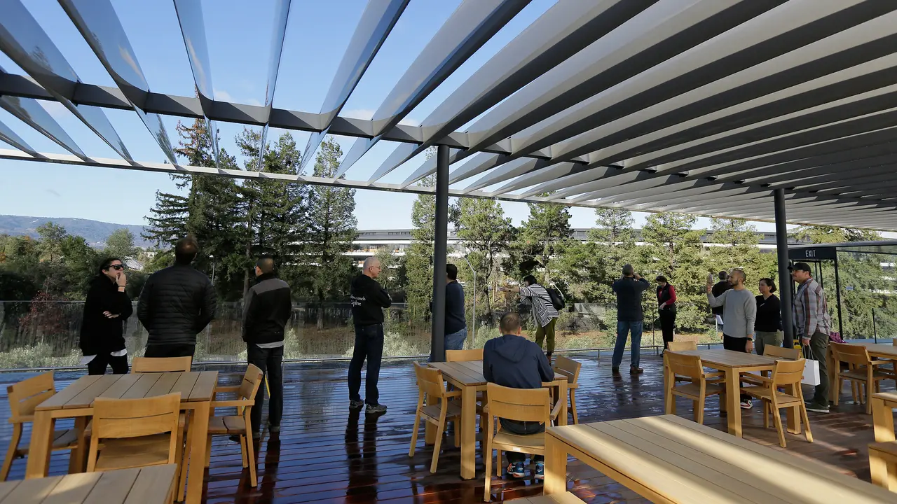 Apple Resmi Buka Visitor Center di Apple Park