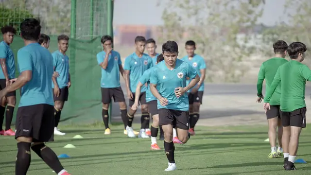 FOTO: Tiba di Dubai, Asnawi dan Egy Langsung Gas Latihan Bersama Timnas Indonesia