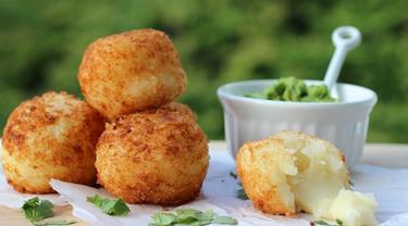 Resep Bola Bola Singkong Keju Meleleh Lifestyle Fimela Com