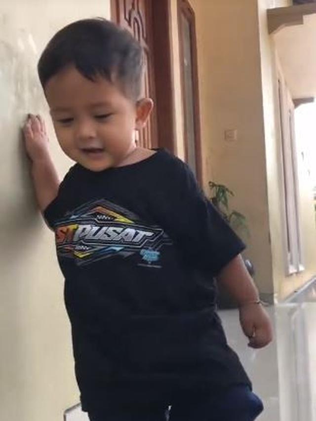 Putra Gus Iqdam Gus Novel di ST Pusat, Blitar (Foto: SS TikTok/Ayeyeeeeeee27/tdr)