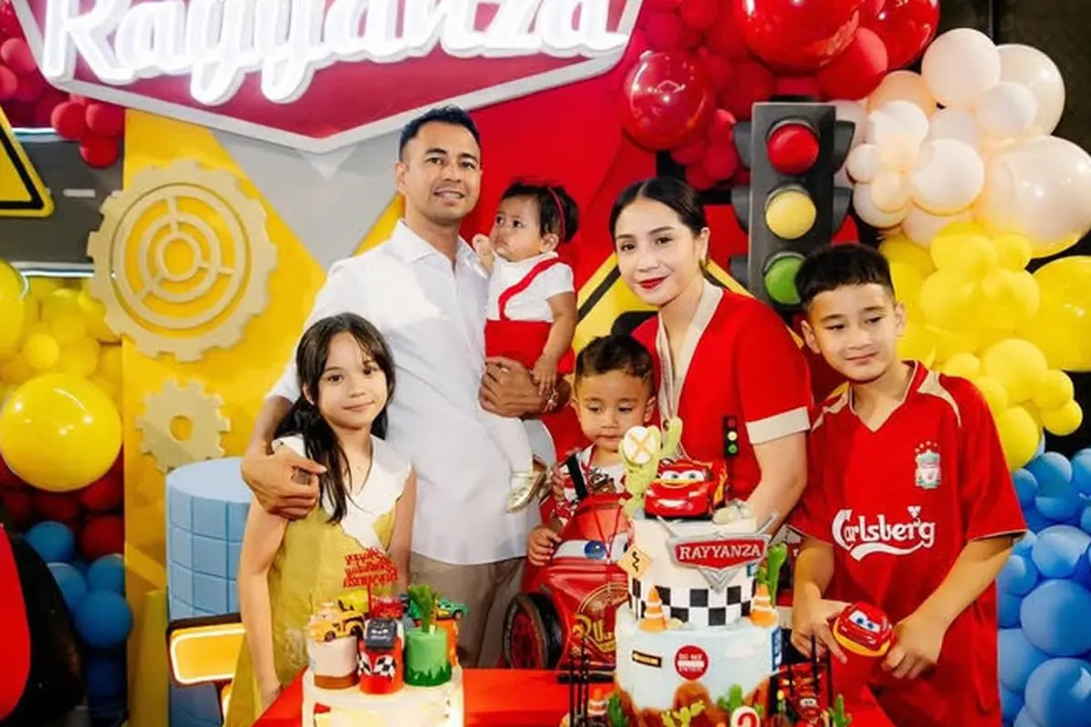Potret Ulang Tahun Rayyanza ke-3 Bertemakan Animasi Cars