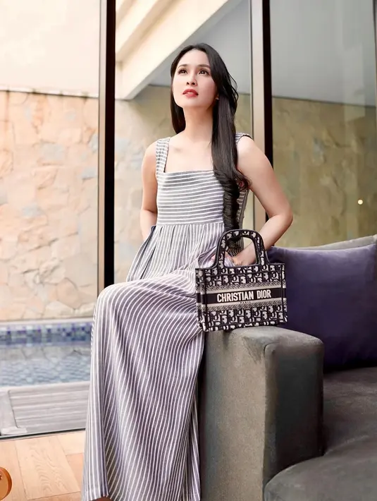 (Instagram/sandradewi88)