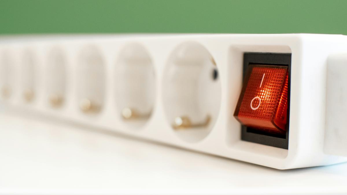 10 Merk Terminal Listrik Anti Overload untuk Rumah 2026, Pilih Sesuai Kebutihan