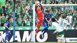 Kosei Tani juga menorehkan rekor nirbobol terbanyak di antara seuma kiper J1 League musim ini. Pria 23 tahun tersebut tak kebobolan dalam 14 laga, alias 46 persen dari jumlah total laga Machida Zelvia. (Dok. J League)