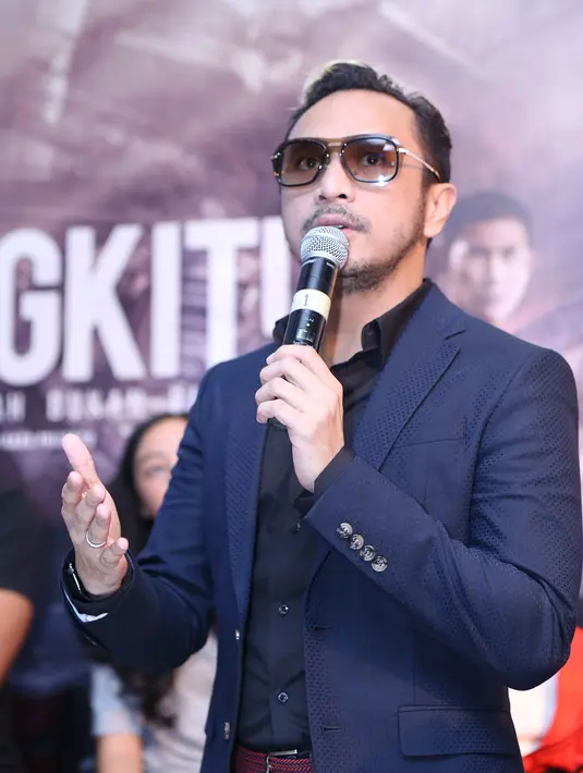 Usai mengisi acara Brizzi Vidio Fair 2017, suami dari Cynthia Riza itu mengaku lebih produktif dalam membuat karya. Sebelumnya, kepadatan Nidji konser, membuat pria 34 tahun itu tak produktif. (Nurwahyunan/Bintang.com)