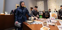 Anisha Rosnah dan Pangeran Abdul Mateen menghadiri pembukaan pameran seni Impressionist Landscape Art & Immersive Exhibition di Balai Khazanah Islam Sultan Haji Hassanal Bolkiah (BKISHHB), Brunei Darussalam, 27 Juli 2026. (dok. Instagram @tmski)