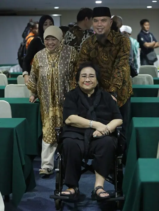 "Kalau dia bilang begitu, dia itu pencemaran nama baik, cari sensasi, mutasi soal dan menghindar permasalahannya," tegas Rachmawati saat menggelar jumpa pers di Universitas Bung Karno, Jakarta Pusat, Senin (13/11/2017). (Bambang E Ros/Bintang.com)