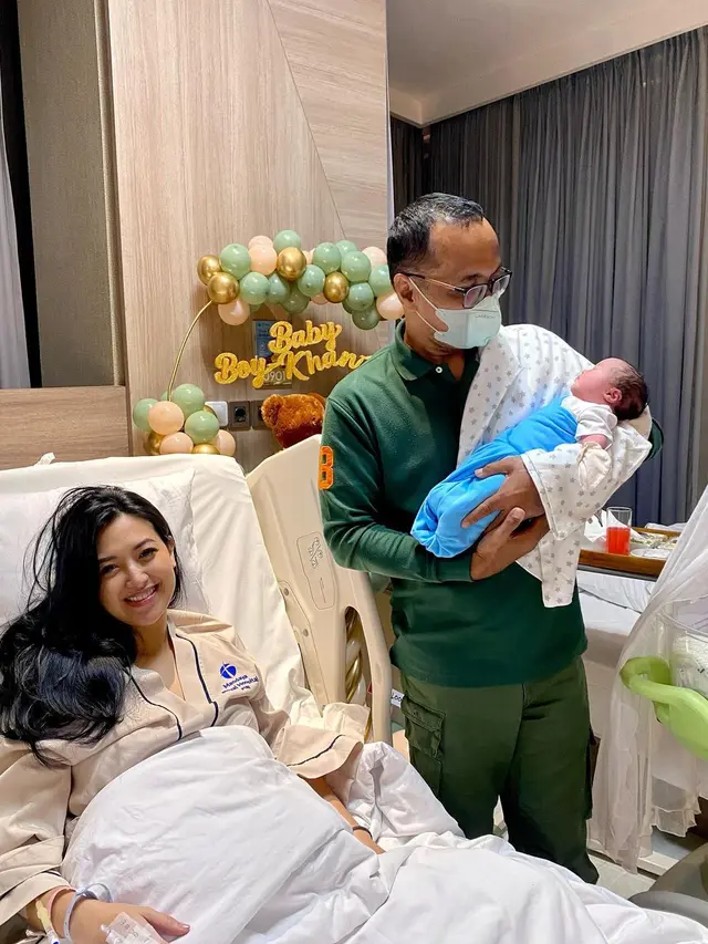 Sylvia Fully Melahirkan Anak Ketiga