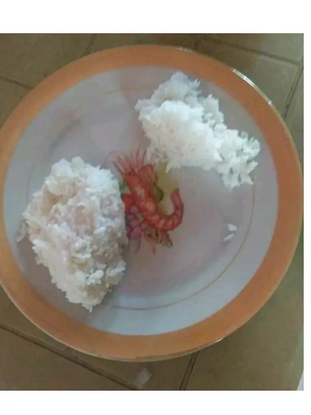 6 Potret Makan Nasi Tanpa Lauk, Sering Dialami Anak Kos