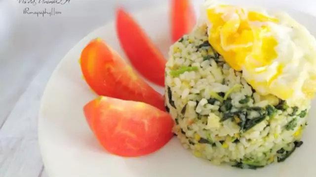 Resep nasi goreng bayam. (dok. Cookpad @Visda_Ummu2H)