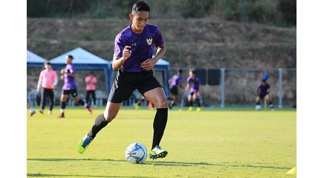 5 Potret Rizky Ridho saat Latihan Bersama Timnas, Bek Muda Persebaya