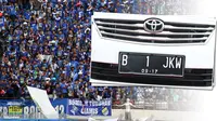 Bagi-bagi Bunga, Bobotoh Gelar Aksi Damai