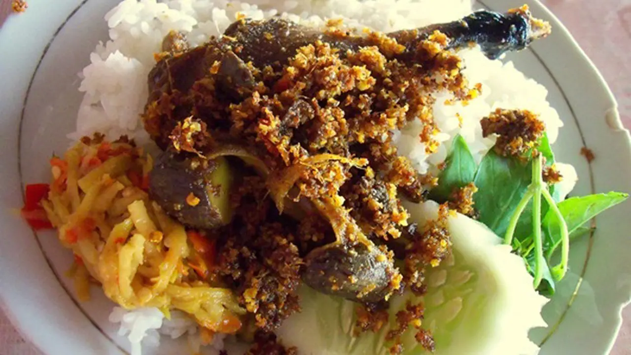Manjakan Lidah, Ini 5 Tempat Makan Bebek Goreng di Surabaya