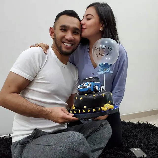 Baru Berulang Tahun, Ini 6 Potret Terbaru Enji Mantan Suami Ayu Ting Ting