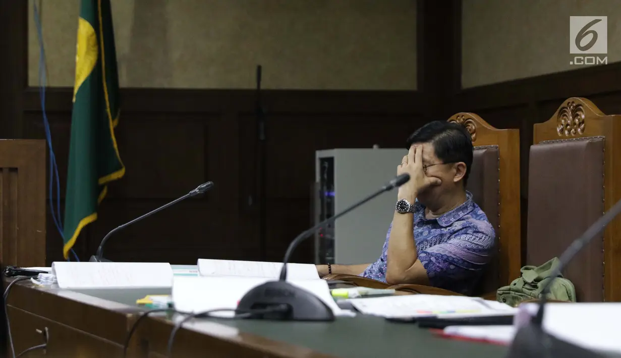 Terdakwa kasus dugaan suap kepada Direktur PT Krakatau Steel Wisnu Kuncoro, Kenneth Sutardja saat menjalani sidang lanjutan di Pengadilan Tipikor, Jakarta, Senin (1/7/2019). Sidang beragendakan mendengar keterangan saksi-saksi. (Liputan6.com/Helmi Fithriansyah)