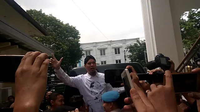 Ahmad Dhani saat tiba di PN Surabaya