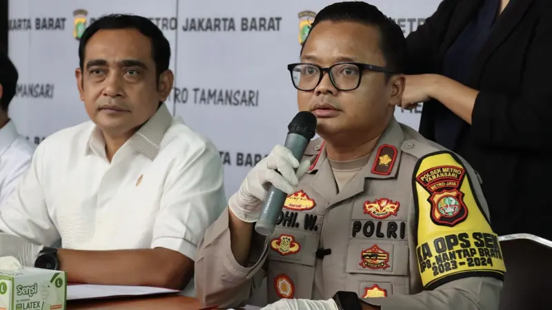 Kapolsek Metro Tamansari Polres Metro Jakarta Barat, Kompol Adhi Wananda.