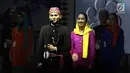 Pasangan finalis tampil dalam ajang pemilihan Abang None Jakarta 2017 di Central Park, Jakarta, Jumat (15/07). (Liputan6.com/Herman Zakharia)