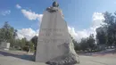Tampak Monumen Karl Marx di Moskow, Rusia. (Bola.com/Okie Prabhowo)