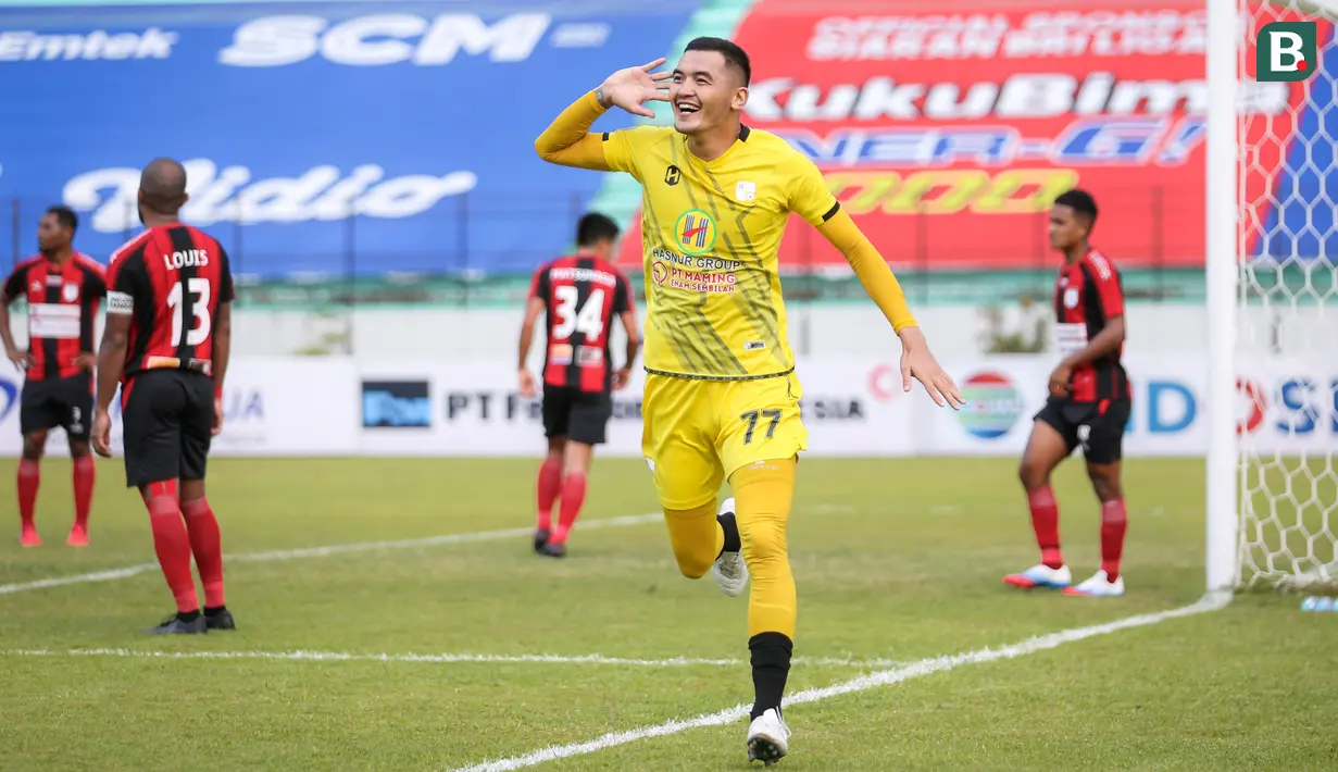 Pemain PS Barito Putera, Azamat Baimatov merayakan gol kemenangan 1-0 saat laga pekan kesembilan BRI Liga 1 2021/2022 antara Persipura Jayapura melawan PS Barito Putera di Stadion Moch Soebroto, Magelang, Senin (23/10/2021). (Bola.com/Bagaskara Lazuardi)