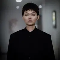 Beginilah jadinya jika Rina Nose berperan menjadi Roy Kiyoshi. "Saya mencium aroma masuk angin! -Roy Kios Nasi-," tulis Rina Nose sebagai keterangan foto. (Foto: instagram.com/rinanose16)