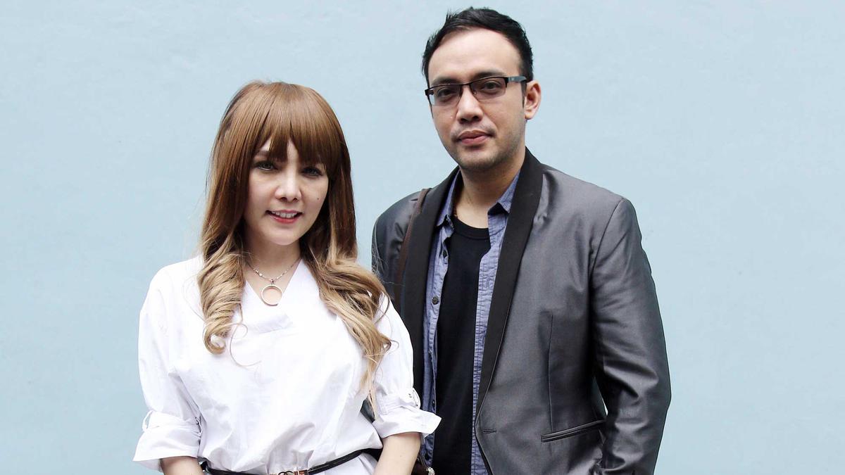 Sandy Tumiwa Belum Dapat Restu Ibu Menikah dengan Shinta Bebi - Photo