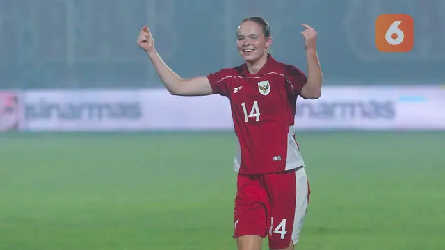 Foto: Isa Warps Tampil Spartan, Sang Pahlawan Kemenangan Timnas Indonesia Putri vs Kirgistan