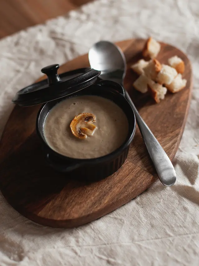 Contoh ilustrasi sup jamur