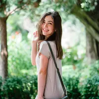 ilustrasi perempuan bahagia/mentatdgt/Shutterstock