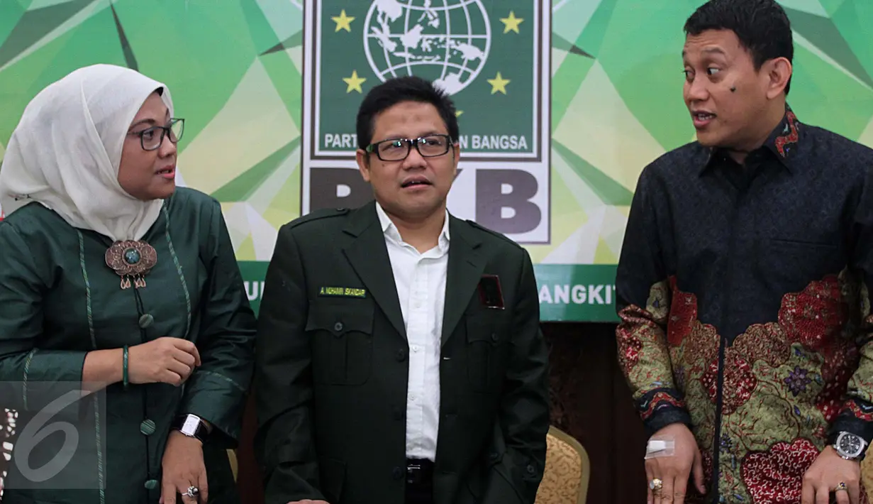 Ketua Steering Comittee Mukernas PKB Ida Fauziah, Ketua Umum DPP Partai Kebangkitan Bangsa (PKB) Muhaimin Iskandar, Sekjen PKB Abdul Kadir Karding (ki-ka) usai menyampaikan persiapan mukernas PKB, Jakarta, (2/2). (Liputan6.com/JohanTallo)