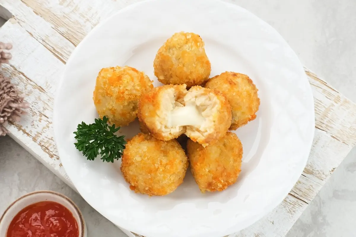 bola kentang goreng