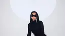 Perempuan berusia 41 tahun itu mendapat penghargaan fashion icon karena selera fashionnya yang tajam. Dalam pidatonya, Kim Kardashian mengatakan sang mantan suami, Kanye West yang telah memperkenalkannya pada dunia mode. (Instagram/kimkardashian).