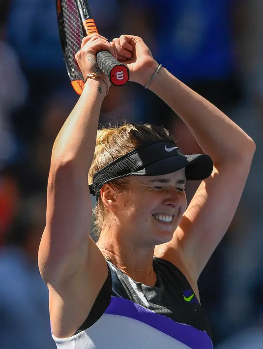 Petenis Ukraina, Elina Svitolina berselebrasi usai menang atas petenis Inggris, Johanna Konta pada perempat final AS Terbuka 2019 di Arthur Ashe Stadium, Selasa (3/9/2019). Svitolina melangkah ke babak semifinal setelah menumbangkan Johanna Konta dengan skor 6-4 dan 6-4. (AP/Frank Franklin II)