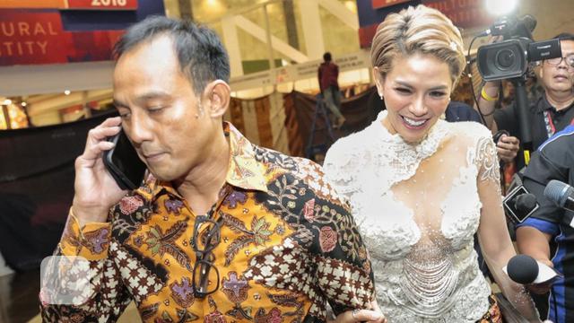 [Bintang] Nikita Mirzani dan Dipo Latief